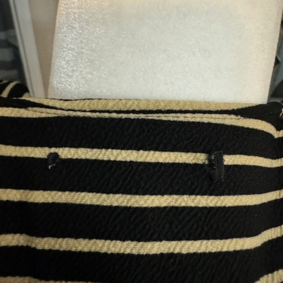 Black/Tan Women's Blazer/Hook Close/Shoulder pads/Flattering Contoured back SzLg - Picture 5 of 5